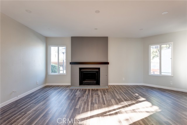 Detail Gallery Image 4 of 16 For 1742 Sinaloa #329,  Simi Valley,  CA 93065 - 2 Beds | 2 Baths