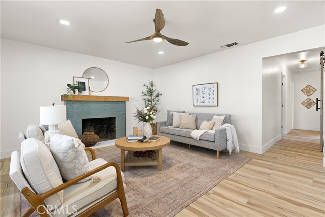 Detail Gallery Image 3 of 27 For 16 El Cerrito Dr, Chico,  CA 95973 - 3 Beds | 2 Baths