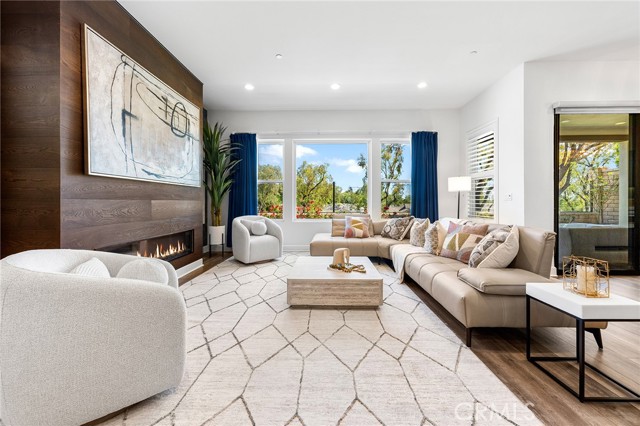 Detail Gallery Image 14 of 75 For 27 Alessio, Lake Forest,  CA 92630 - 5 Beds | 4/2 Baths