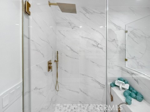 https://media.crmls.org/medias/1f0a5893-d96c-4922-ab54-ff673fb83bd8.jpg?preset=X-Large