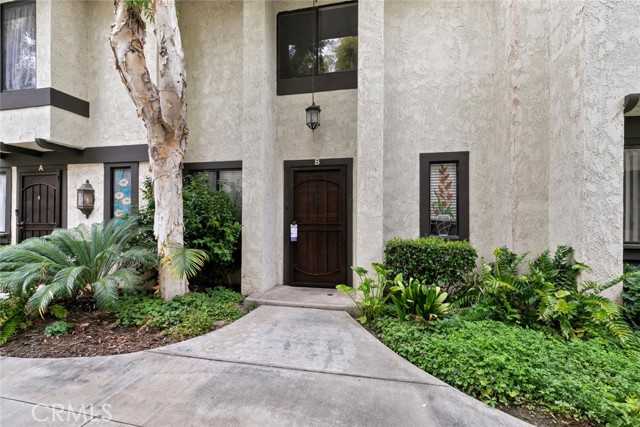 Detail Gallery Image 8 of 46 For 1102 San Juan St #B,  Tustin,  CA 92780 - 2 Beds | 2/1 Baths