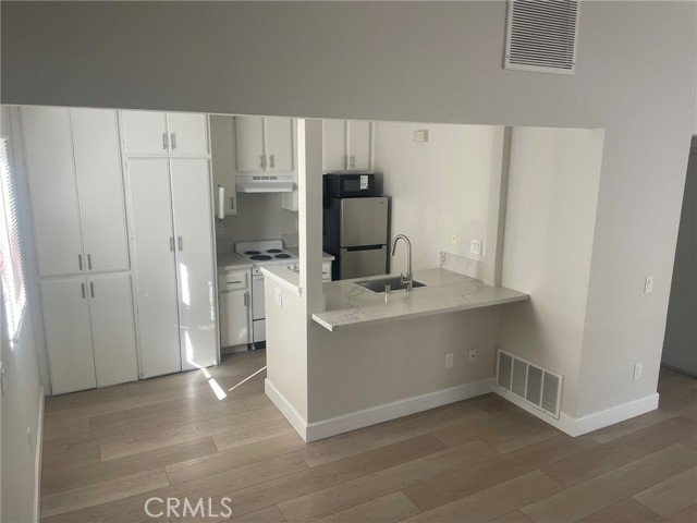 Detail Gallery Image 8 of 26 For 3703 Country Oaks Loop #B,  Ontario,  CA 91761 - 1 Beds | 1 Baths