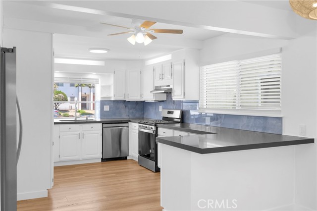 4382 Marion Avenue, Cypress CA: https://media.crmls.org/medias/1f0bc5eb-e6ce-43af-97c0-051434aa5737.jpg