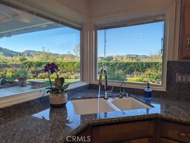 1461 Flinton Court, Westlake Village CA: https://media.crmls.org/medias/1f0be71c-3b51-4ed8-9eaf-37249d03e433.jpg