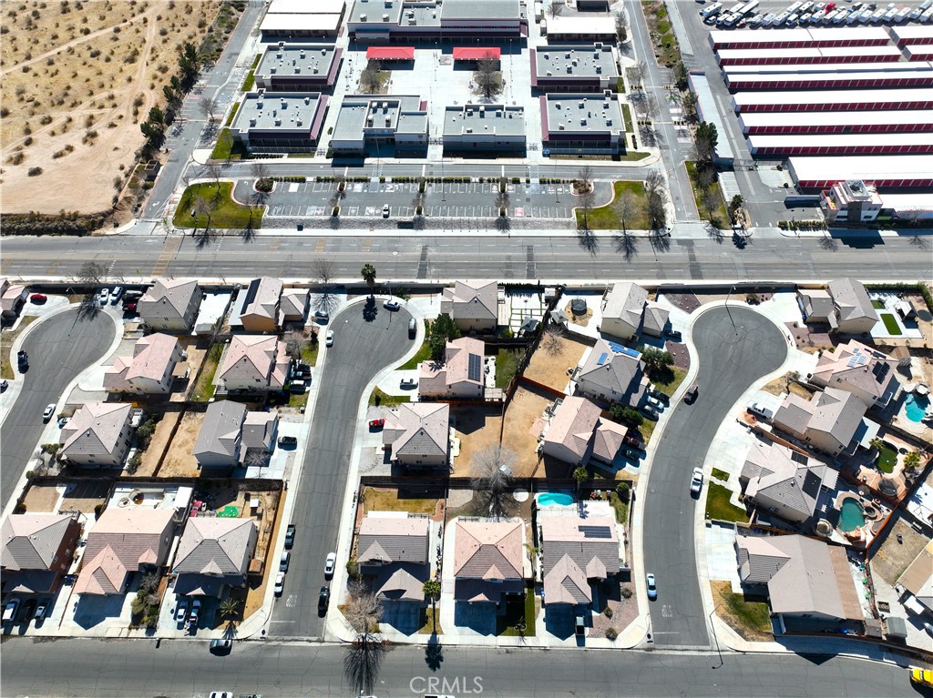 https://media.crmls.org/medias/1f0c885d-5540-4305-9ed3-4d27f7a1a216.jpg?preset=X-Large