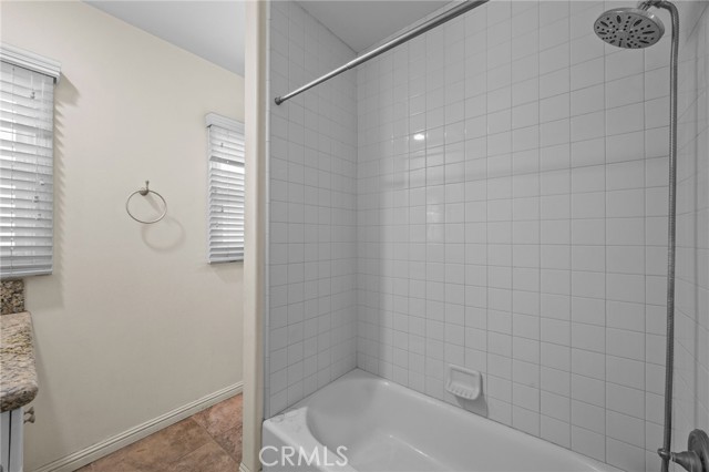 Detail Gallery Image 20 of 39 For 122 E Rosewood Ct, Ontario,  CA 91764 - 2 Beds | 2 Baths