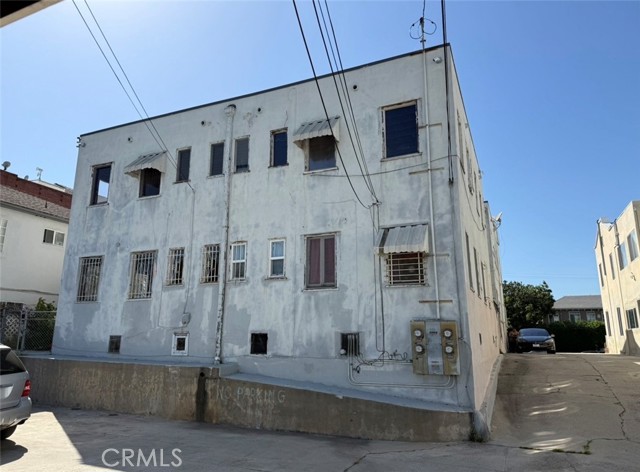 Detail Gallery Image 8 of 9 For 328 N Mariposa, Los Angeles,  CA 90004 - – Beds | – Baths