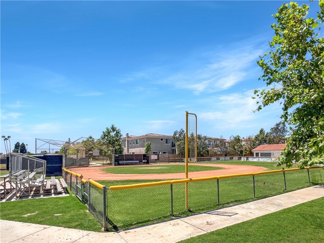20442 Craimer Lane, Huntington Beach CA: https://media.crmls.org/medias/1f0d09e5-446b-4ad9-b34a-259a849e81f1.jpg