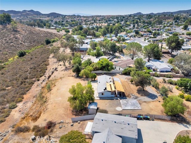 33310 Homestead Lane, Wildomar CA: https://media.crmls.org/medias/1f0d0db5-435e-414f-ae5e-8189fb69a393.jpg