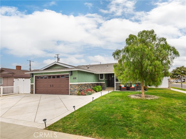 Detail Gallery Image 2 of 34 For 17122 S Orchard Ave, Gardena,  CA 90247 - 4 Beds | 2 Baths
