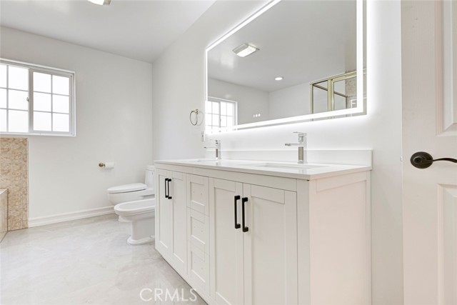 Detail Gallery Image 37 of 59 For 15121 Marlin Pl, Van Nuys,  CA 91405 - 4 Beds | 3 Baths