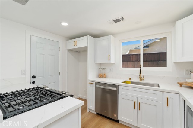 Detail Gallery Image 5 of 23 For 23822 La Rosa Dr, Lake Forest,  CA 92630 - 3 Beds | 2 Baths