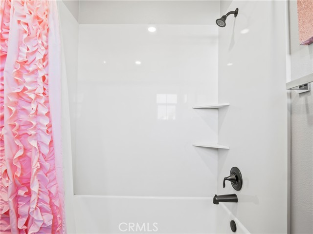 Detail Gallery Image 45 of 65 For 22385 Midtown Ct, Saugus,  CA 91350 - 5 Beds | 4/1 Baths