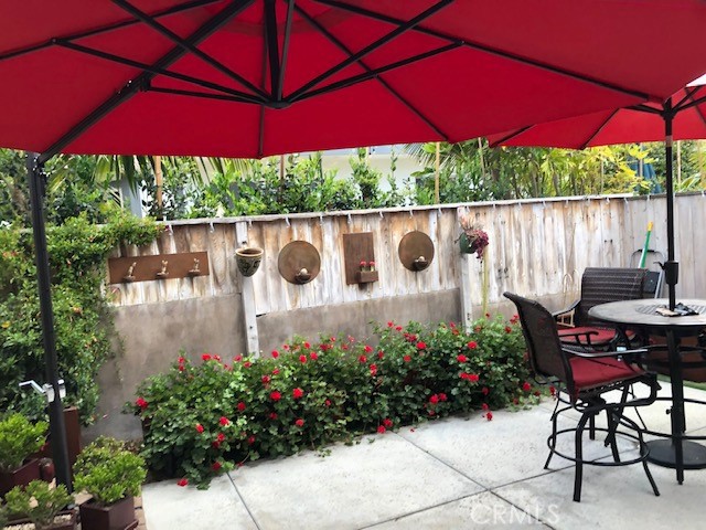 1076 Miramar Street, Laguna Beach CA: https://media.crmls.org/medias/1f0f1f1d-9eca-4207-ab57-76099c02d312.jpg