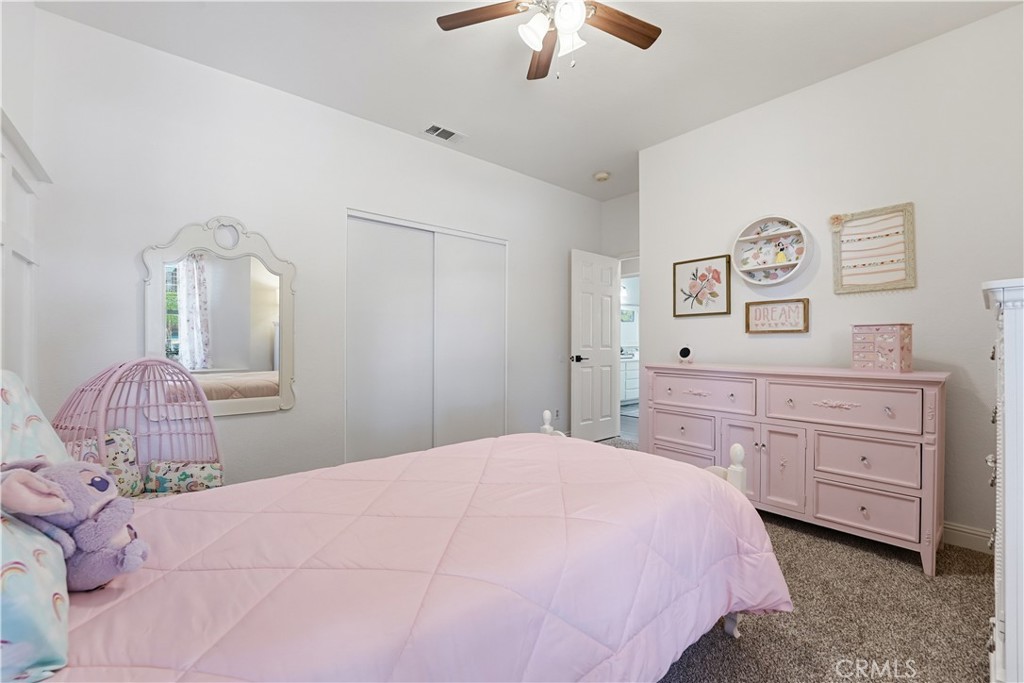 https://media.crmls.org/medias/1f0f8b82-2f29-4c91-bb26-52160689d988.jpg?preset=X-Large