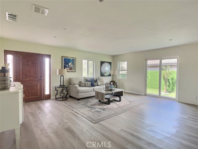378 W Rosa Parks Road, Palm Springs CA: https://media.crmls.org/medias/1f0fbb9f-ebd7-4163-a43c-c0c6e39cc745.jpg