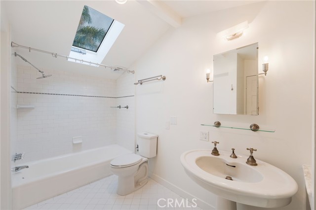 Detail Gallery Image 32 of 48 For 410 Carroll Canal, Venice,  CA 90291 - 3 Beds | 2 Baths