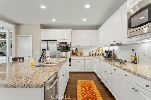 Detail Gallery Image 8 of 33 For 361 Bayside Ct, Costa Mesa,  CA 92627 - 4 Beds | 2/1 Baths