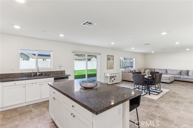 Detail Gallery Image 5 of 36 For 29586 Bisbee Ct, Winchester,  CA 92596 - 5 Beds | 3 Baths