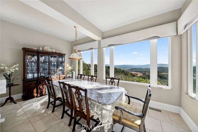 Detail Gallery Image 14 of 49 For 37840 via Majorca, Murrieta,  CA 92562 - 7 Beds | 4/1 Baths