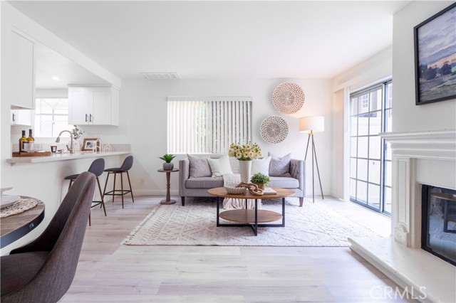 Detail Gallery Image 8 of 36 For 1126 W 228th St #31,  Torrance,  CA 90502 - 3 Beds | 3 Baths