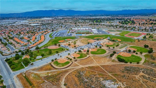1650 Elmbridge Lane, Hemet CA: https://media.crmls.org/medias/1f121454-11ff-4a2f-842c-683e707eeb56.jpg