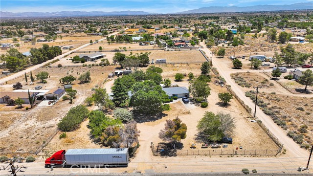 10325 Sheep Creek Road, Phelan CA: https://media.crmls.org/medias/1f1243b8-2a0f-4751-ab0b-58a696268076.jpg
