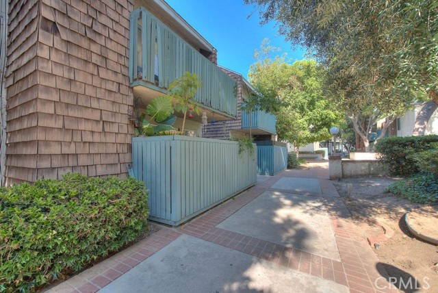 5700 Etiwanda, 212 photo 2