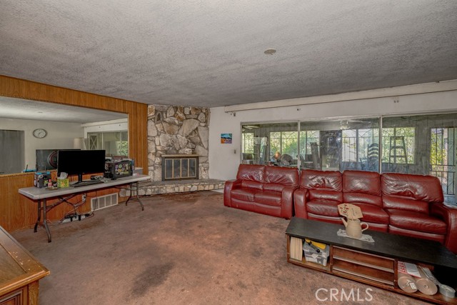 Detail Gallery Image 6 of 31 For 4715 Frieda Dr, Los Angeles,  CA 90065 - 3 Beds | 3 Baths