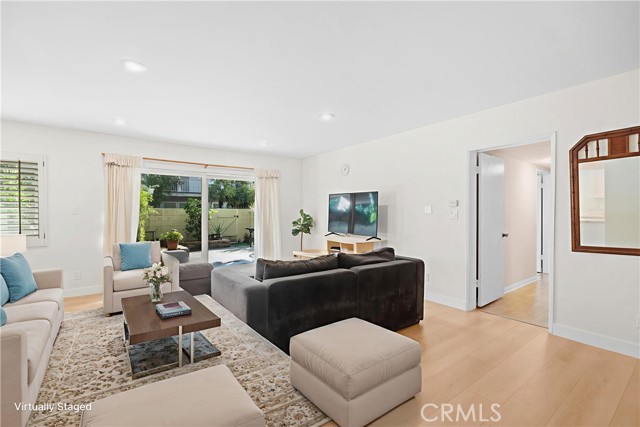 Detail Gallery Image 2 of 34 For 395 S Oakland Ave #104,  Pasadena,  CA 91101 - 2 Beds | 2 Baths