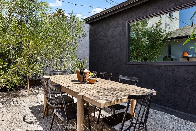 1215 N Avenue 56, Los Angeles CA: https://media.crmls.org/medias/1f136712-c5da-4e06-8427-c44cf407bc8d.jpg