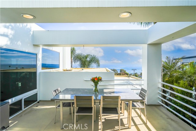 Detail Gallery Image 24 of 33 For 818 Hillcrest Dr, Laguna Beach,  CA 92651 - 4 Beds | 3/1 Baths