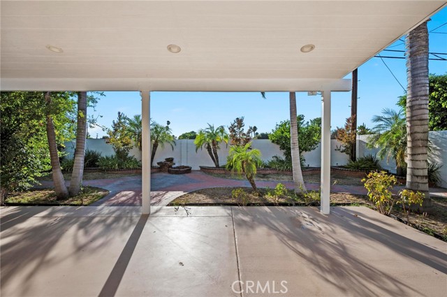 13358 Blythe Street, North Hollywood CA: https://media.crmls.org/medias/1f14d1b3-68f7-46dc-90aa-44b412f79db6.jpg
