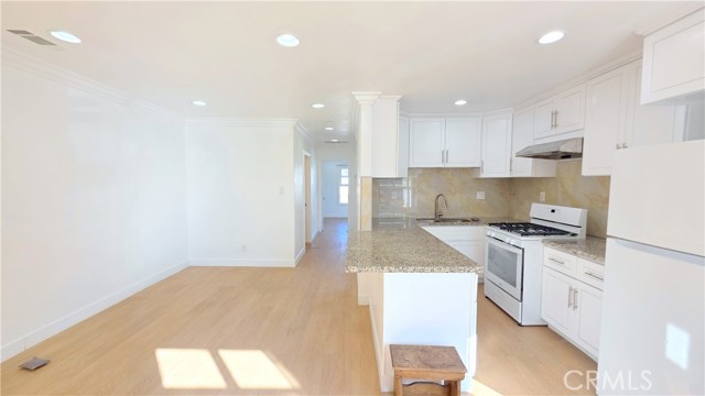 Detail Gallery Image 3 of 18 For 1138 1140 N Park Ave, Pomona,  CA 91768 - 2 Beds | 2 Baths