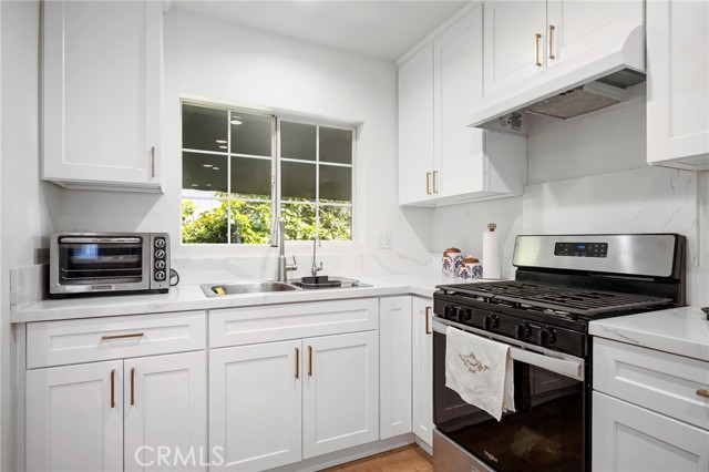 Detail Gallery Image 12 of 34 For 7577 Valaho Dr, Tujunga,  CA 91042 - 3 Beds | 3 Baths