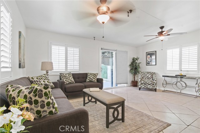 14906 Grevillea Avenue, Lawndale CA: https://media.crmls.org/medias/1f15c944-6645-4ff4-bce1-09de5003c4a9.jpg