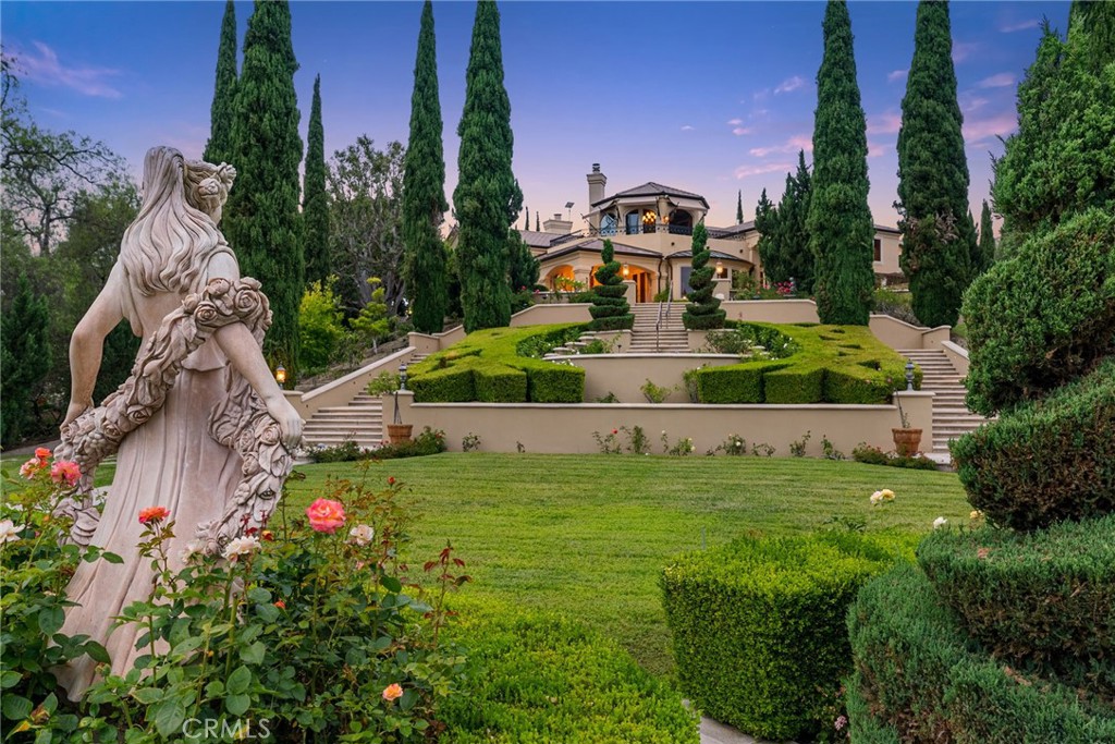 https://media.crmls.org/medias/1f170aea-001b-48d7-884e-cc3b42b7e147.jpg?preset=X-Large