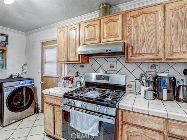 Detail Gallery Image 11 of 28 For 6156 Mckinley Ave, South Gate,  CA 90280 - 4 Beds | 2 Baths