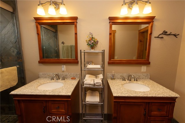 Detail Gallery Image 23 of 44 For 39255 Seminole, Fawnskin,  CA 92333 - 5 Beds | 4/1 Baths