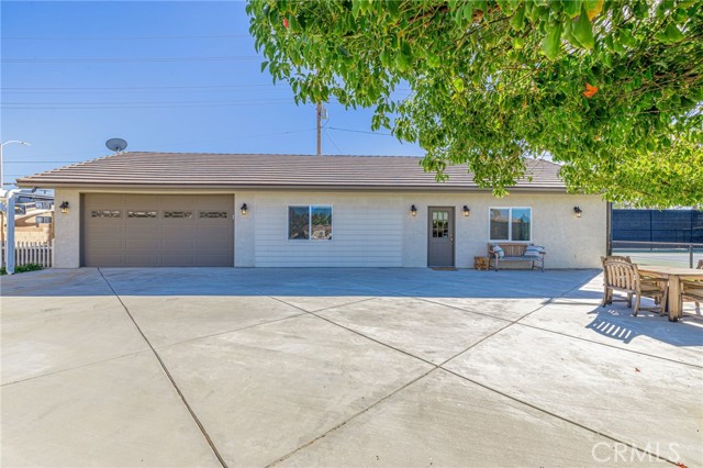 Image 39 of 72 For 2534 Desert Rose Drive