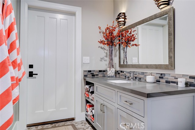1833 8th Street, Manhattan Beach CA: https://media.crmls.org/medias/1f17c6d8-ab3a-4f65-851d-c02dd03e62ee.jpg