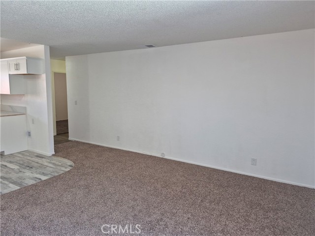 Detail Gallery Image 7 of 18 For 13508 Algonquin Rd #3,  Apple Valley,  CA 92308 - 2 Beds | 2 Baths