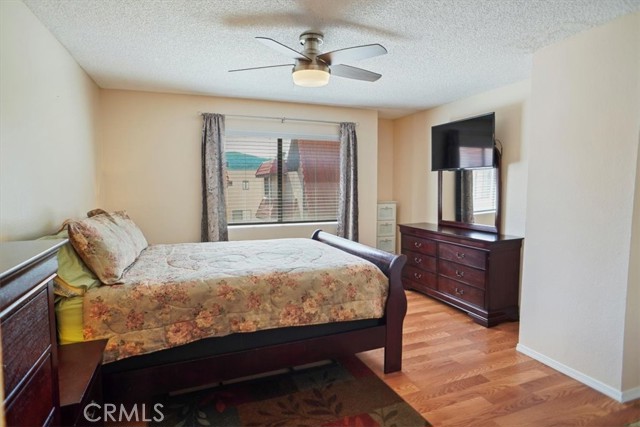 Detail Gallery Image 11 of 21 For 27617 Nugget Drive #1,  Canyon Country,  CA 91387 - 3 Beds | 3 Baths