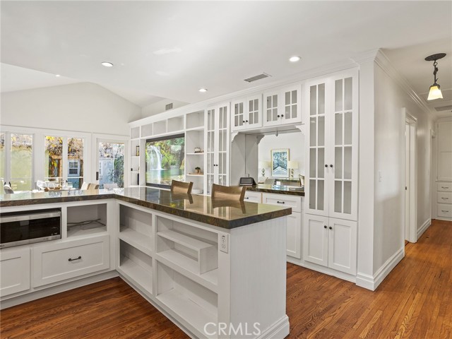 Detail Gallery Image 12 of 62 For 10404 Margate St, North Hollywood,  CA 91601 - 3 Beds | 2 Baths