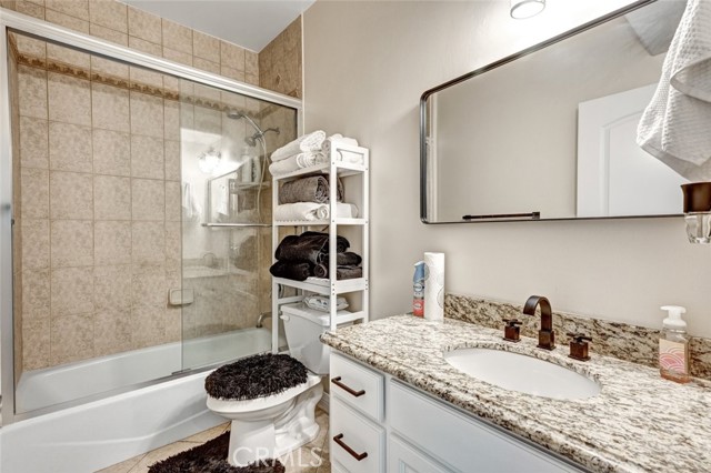 Detail Gallery Image 29 of 52 For 13629 Wyandotte St #111,  Van Nuys,  CA 91405 - 4 Beds | 3 Baths