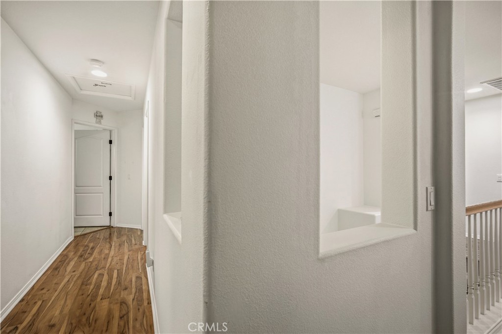 https://media.crmls.org/medias/1f18e140-7c07-47b9-9d03-dead62b838eb.jpg?preset=X-Large