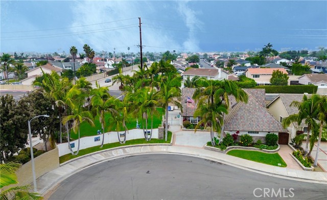 Detail Gallery Image 1 of 56 For 9511 Port Clyde Dr, Huntington Beach,  CA 92646 - 4 Beds | 2/1 Baths