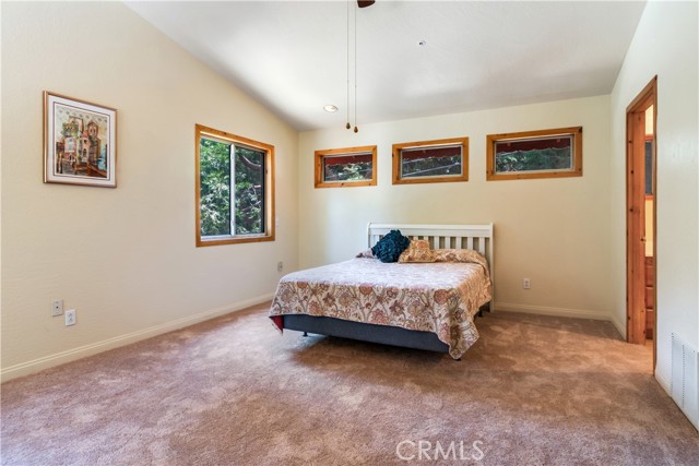5940 Lake Drive, Angelus Oaks CA: https://media.crmls.org/medias/1f19893a-af48-41ec-a2bf-116196064a81.jpg