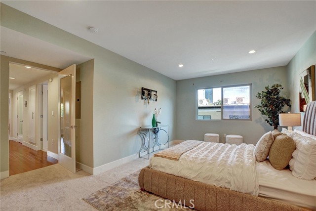 11023 Fruitland Drive # 304, Studio City (los Angeles), California 91604, 3 Bedrooms Bedrooms, ,2 BathroomsBathrooms,Residential,For Sale,11023 Fruitland Drive # 304,CRSR25003571