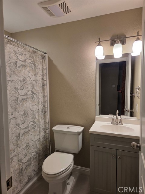 Detail Gallery Image 3 of 12 For 13200 13202 Wentworth St, Arleta,  CA 91331 - 5 Beds | 3 Baths